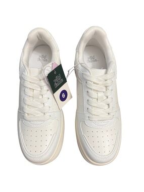 White Platform Sneakers Sz 6 Women Memory Foam Lace-Up Casual Shoes NWT